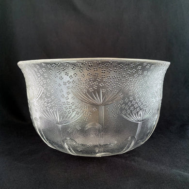 This lovely vintage round crystal serving bowl features the 