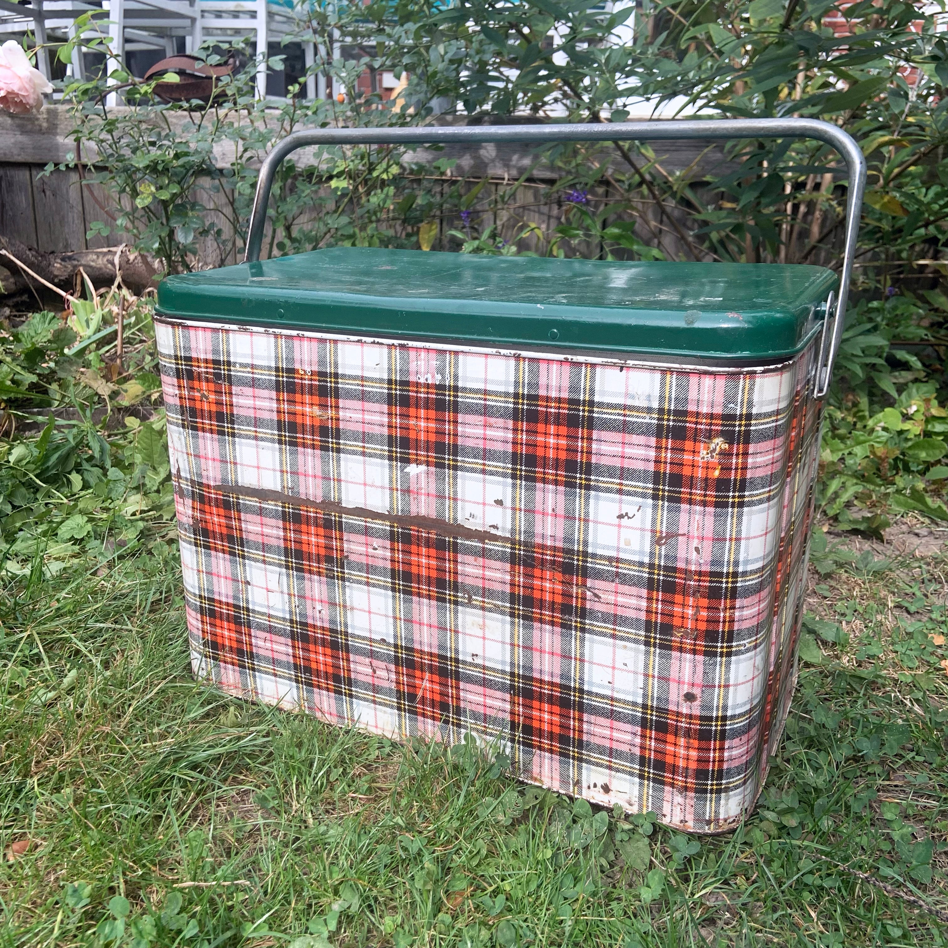 RedWhiteGreenPlaidMetalHandled