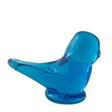 Load image into Gallery viewer, Opposite side view of hand blown glass bluebird figurine Ron Ray 1994, 3.625 inch vintage art glass, Terra Studios Arkansas
