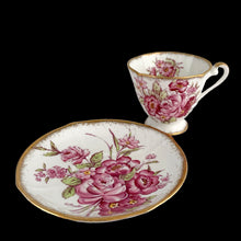 Load image into Gallery viewer, Full set display of vintage Roslyn China Sunningdale teacup and saucer
