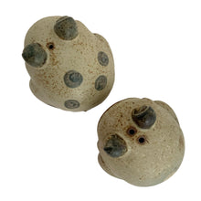 Load image into Gallery viewer, Vintage figural frog stoneware salt and pepper shakers. Crafted in Japan, Giftcraft import, 1970s. Perfect fo the frog collector!

In excellent condition, no chips, cracks or repairs. Original stoppers.

Each shaker measures 2 1/2 x 2 1/4 x 2 inches
