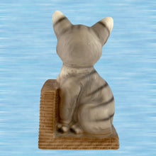 Load image into Gallery viewer, Rear view of vintage tabby cat ceramic bookend, Lefton Enesco style, Japan 1950s–60s — excellent condition

