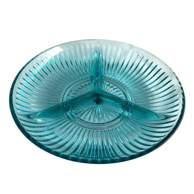 Vintage teal three part pressed glass divided relish dish featuring a ribbed starburst pattern. Crafted in Indonesia. Perfect for cocktail snacks!  In excellent condition, free from chips.  Measures 7 3/4 x 1 1/4 inches