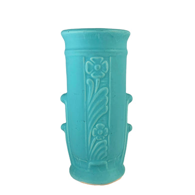 Vintage Art Deco matte turquoise cylinder vase 140 featuring embossed roses. Crafted by Robinson Ransbottom Pottery Co., 1938. This rare piece is must for any art pottery collector! A lovely way to enhance your home's decor or give as a gift!

In as found vintage condition, no chips/repairs, hairline crack, see photos. Marked 140/- and stamped USA.

Measures 3 3/4 x 8 inches