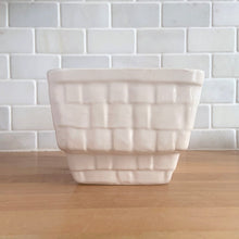Load image into Gallery viewer, Vintage gloss white glazed figural rectangular strawberry basket ceramic planter. Crafted by Brush Pottery, 1940s. This rare piece is must for any Brush art pottery collector!

In excellent vintage condition, no chips/cracks/repairs. Maker's mark.

Measures 7 1/2 x 5 1/2 x 4 1/8 inches
