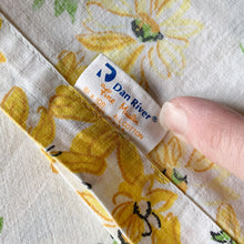 Load image into Gallery viewer, Jacks Daughter of All Trades Vintage Retro Store Shop Reseller Etsy Shopify Toronto Canada Free Porch Pick Up Local Delivery Worldwide Shipping Judy Weinberg Unique Gift Home Decor Farmhouse Cottagecore Cottage Feminine Shabby Chic Bedroom yellow daisy flowers flat double Muslin cotton bed sheet Dan River  1970s retro bedding crafting quilting dressmaking
