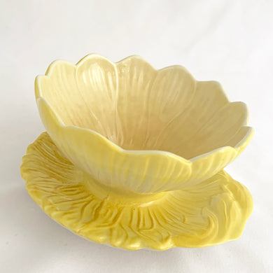 Here is a lovely vintage sherbet/dessert bowl in the shape of a lotus flower glazed in shades of yellow and white. Crafted by Royal Winton Grimwades, England, circa 1930s. Collect all the colours of this lovely porcelain.  In excellent condition, no chips or cracks.  Measures 4 3/4 x 2 1/2 inches
