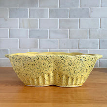 Load image into Gallery viewer, Vintage glossy yellow speckle glazed oval ceramic planter. Crafted by Robinson Ransbottom Pottery Co., USA, 1960s. A unique piece to add to your art pottery collection!

In excellent condition, no chips/cracks/repairs. Maker&#39;s marks.

Measures 11 1/4 x 5 1/2 x 3 1/2 inches
