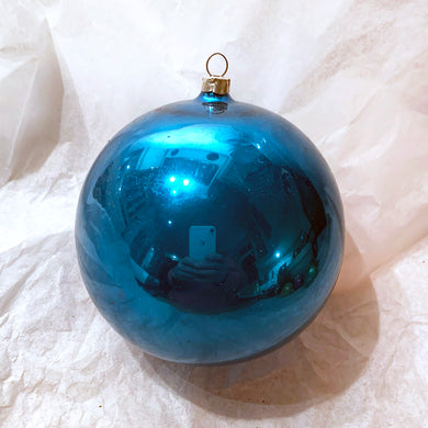 Vintage hand blown blue glass ball Christmas tree ornament.  In vintage condition.  Measures 3-5/8 inches