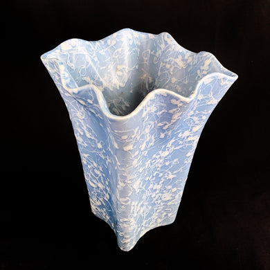 This gorgeous vintage mid-century ceramic Wedgwood blue and satin white splatter glazed square vase with ruffled edge (shape 2513) is part of the Cameo Ware Sorcery line produced by Shawnee Pottery USA, circa 1950. What can we say, it's absolutely fabulous and any floral arrangement would be fortunate to find itself on display in this vessel!  In excellent condition, free from chips/cracks/repairs.  Measures approximately 5 3/4 x 8 3/4 inches