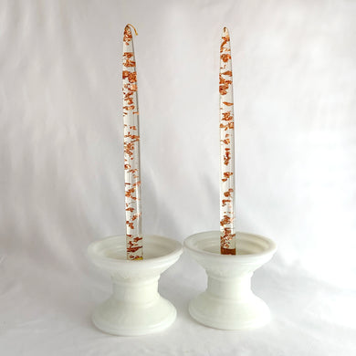 Vintage mid-century clear lucite candle, heavily flecked with copper confetti foil. For decorative use only. Not meant to be burned like a wax candle. Produced by Gregorian Copper of San Clemente, California USA, circa 1950/60s. The perfect eclectic piece to enhance your decor!  In excellent condition.  Measures 11-1/2