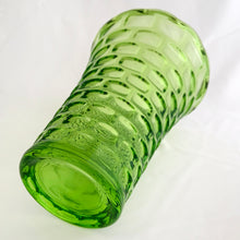 Load image into Gallery viewer, A vintage luminous emerald green glass flower vase in the &quot;Colonial Yorktown&quot; pattern with scalloped edge. Produced by the made by the Federal Glass Co., circa 1960.  In excellent condition, no chips or cracks.  Size: 6-1/8&quot; x 8-1/4&quot;
