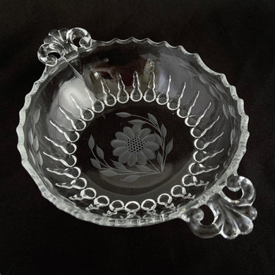 Absolutely beautiful Corn Flower round glass serving bowl, cut by WJ Hughes in Canada on a Viking Glass blank. Circa 1950s/60s. Perfect for serving candy, nuts or condiments. Easily repurpose as a catchall or decor piece.  In excellent condition, free from chips/cracks and looks brand new!  Measures 5-1/2