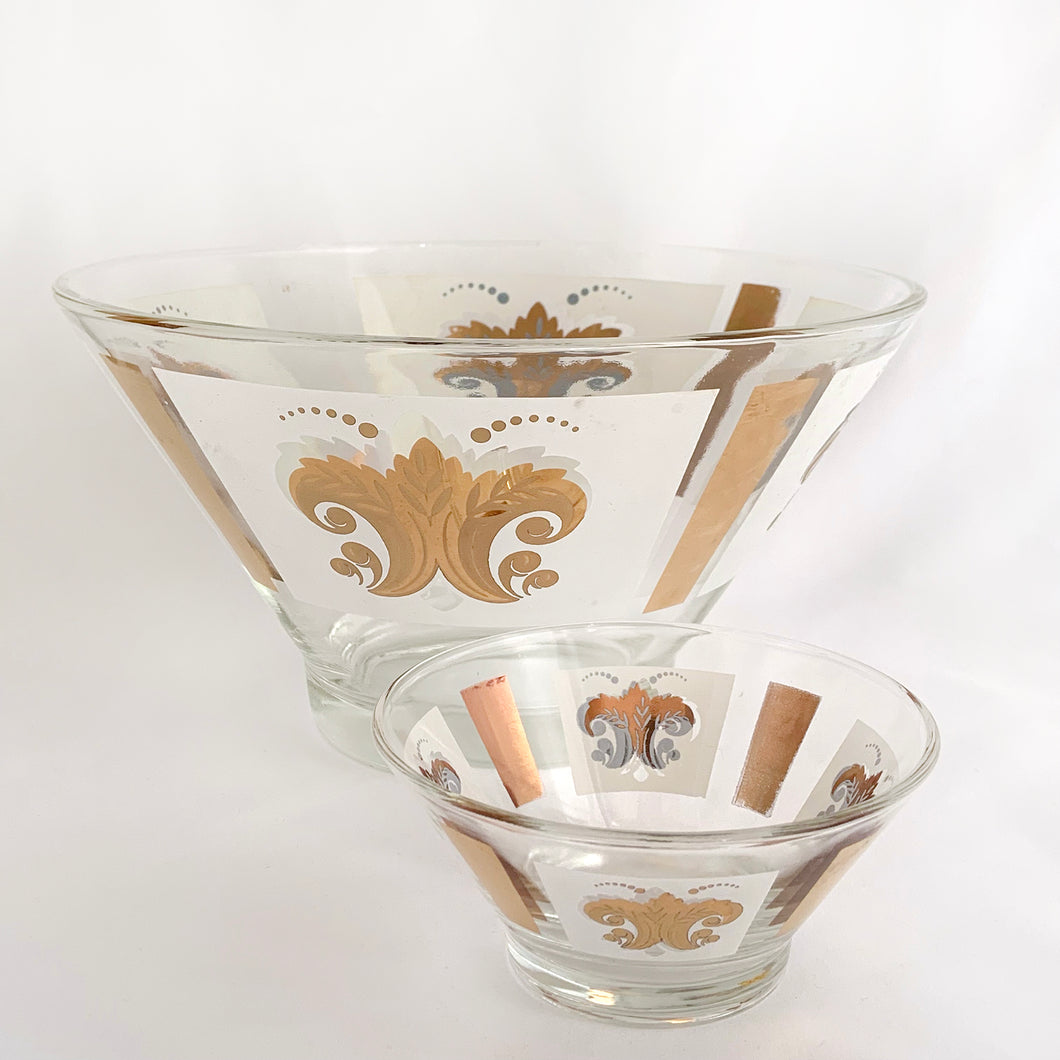 Vintage White and Gold Fleurs-de-lis Motif Glass Chip and Dip Set
