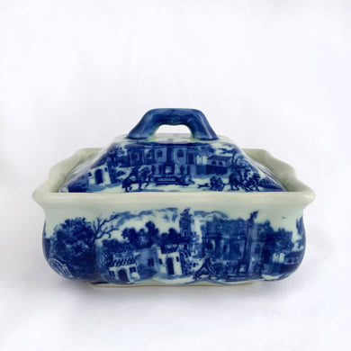 Vintage reproduction Flo Blu Ironstone three piece lidded soap dish. Marked Victoria Ware, Ironstone with a Coat of Arms. The lid and internal tray keep the soap fresh and dry. It's a lovely decorative piece for any bathroom, or repurpose as a trinket dish or even planter!  A vintage item makes a unique present!  Overall measurements are 5-1/2