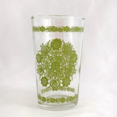 Vintage clear glass tumblers with green floral medallion graphic. Produced by Federal Glass, USA, circa 1960s. This glass has never seen a dishwasher!  In excellent condition, no chips or cracks.   Measures 2 3/4 x 4 3/4 inches  Capacity 10 ounces