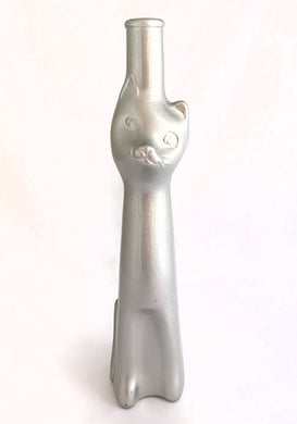 These wine bottles created by Moselland are adorable and easy to repurpose! They originally decanted Riesling wine. The bottles have become very collectible. This one is glossy metallic silver and empty. Made by the Mosseland Wine Company, Germany.  In excellent condition, no chips or cracks.  Measures 3 1/4 x 13 inches