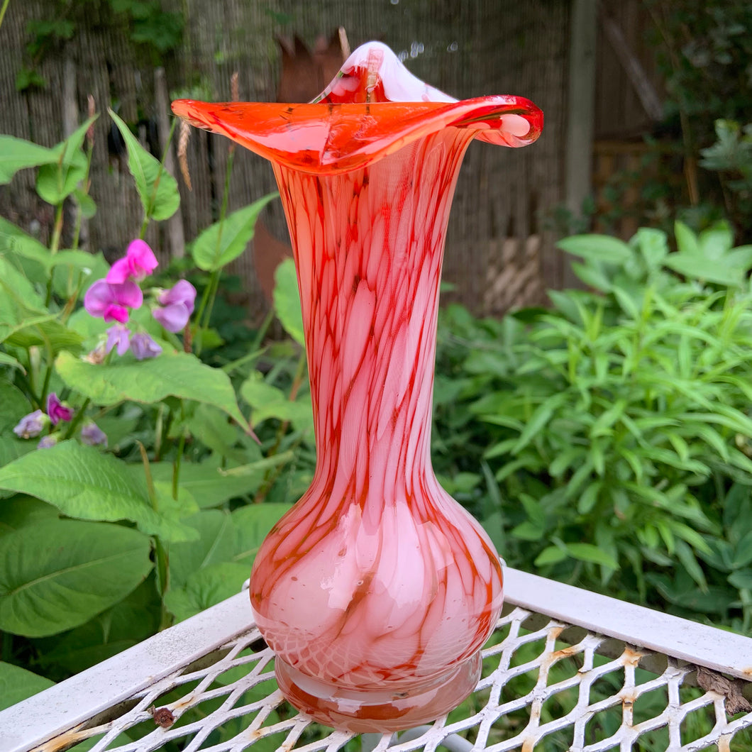 Fantastic vintage hand blown swirled orange and white jack-in-the-pulpit art glass vase.  In excellent condition, no chips or cracks. Rough pontil scar.  Size: 4
