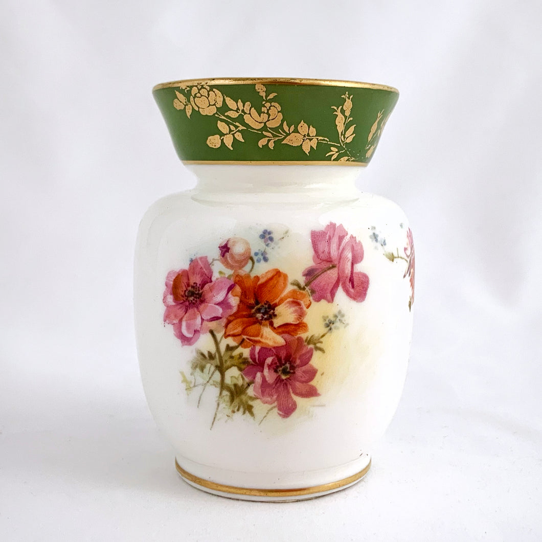 Sweet hand painted antique bud vase decorated with pink poppies and finished with a green band overpainted with gold flowers and trim. Produced by Royal Doulton, England, between 1901 until 1922.  In excellent condition, free from chips/cracks/repairs. Backstamp present, see photos.  Measures 2 1/4 x 3 1/8 inches