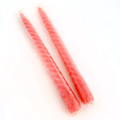 This vintage pair of pink spiral taper candles is perfect for adding a romantic ambience to any table. They are in good vintage condition and come in the original cellophane.  Each candle measures 10 inches.
