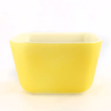 Pyrex Fridgie for the WIN!  Vintage yellow 501B refrigerator dish or 