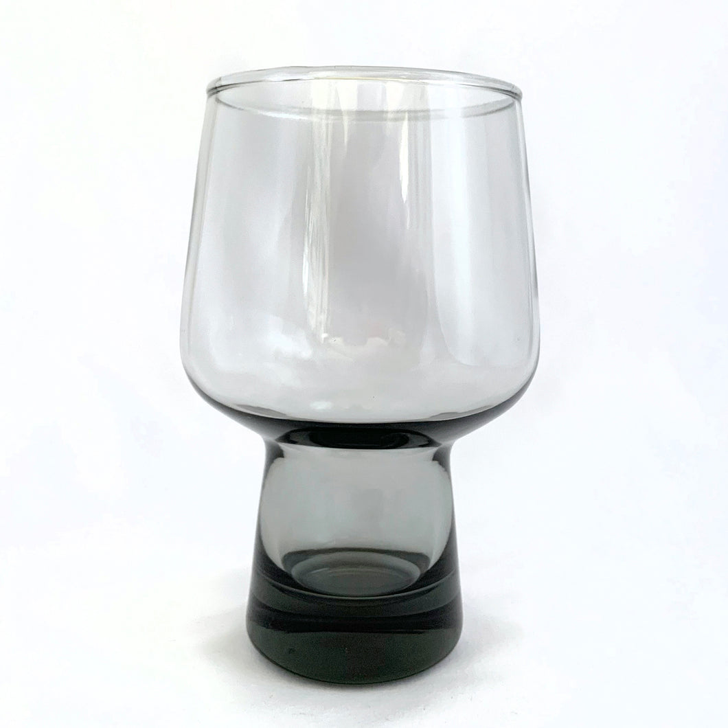 Vintage Smoke Accent Modernist Style Beer Glasses Libbey Glass Company Tableware Glassware Home Decor Boho Bohemian Shabby Chic Cottage Farmhouse Victorian Mid-Century Modern Industrial Retro Flea Market Style Unique Sustainable Gift Antique Prop GTA Eds Mercantile Hamilton Freelton Toronto Canada shop store community seller reseller vendor beverage water drink Collectible Bar Barware Cart Mad Men Cocktail Happy Hour Party Entertain 