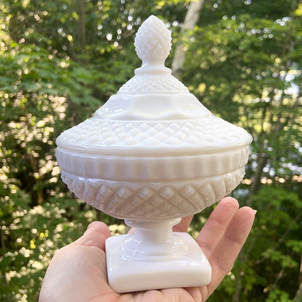 This pretty vintage lidded bon bon candy dish (#300) in the 