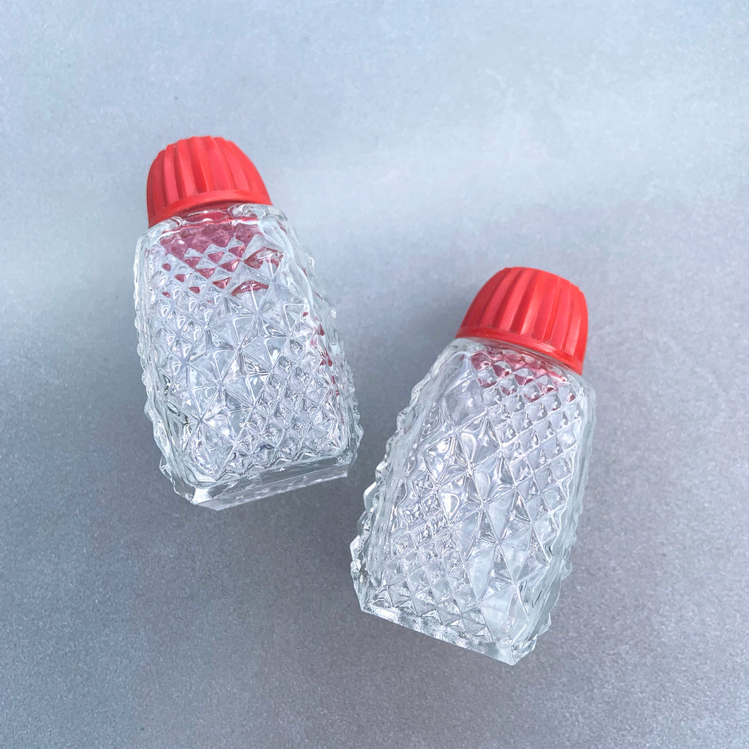 Vintage 1950s Salt and Pepper Shakers with Red Bakelite Tops kitsch kitschy kitchen kitchenware picnic cottage shabby chic retro Freelton Antique Mall Toronto Canada