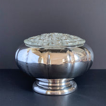 Load image into Gallery viewer, Vintage Marlboro Silver Plated Scalloped Vase #311 with Pressed Glass Flower Frog
